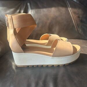 Sorel Women's Tan Platform Sandals